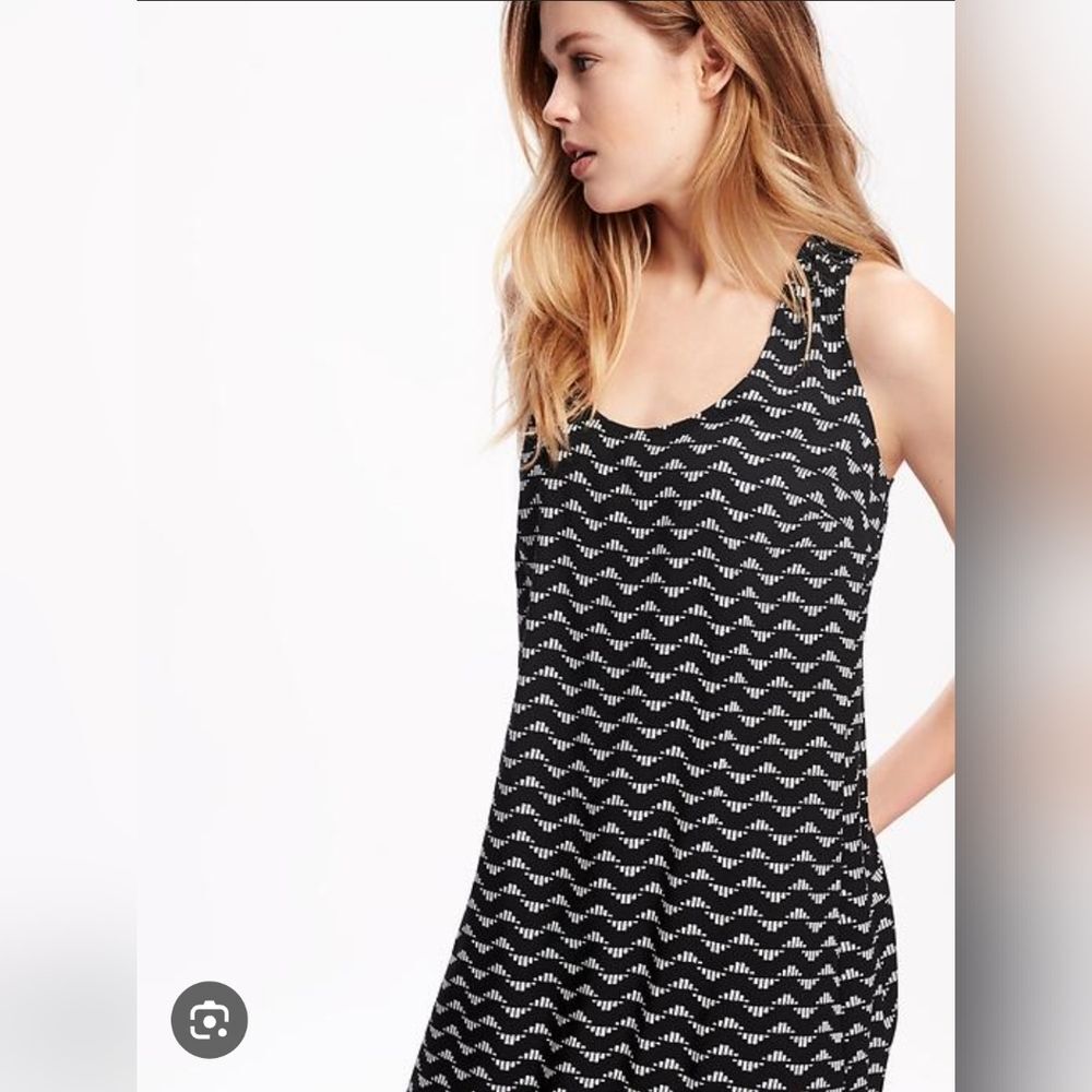 Old Navy Printed Twist-Back Shift Dress Size M - Picture 2 of 6